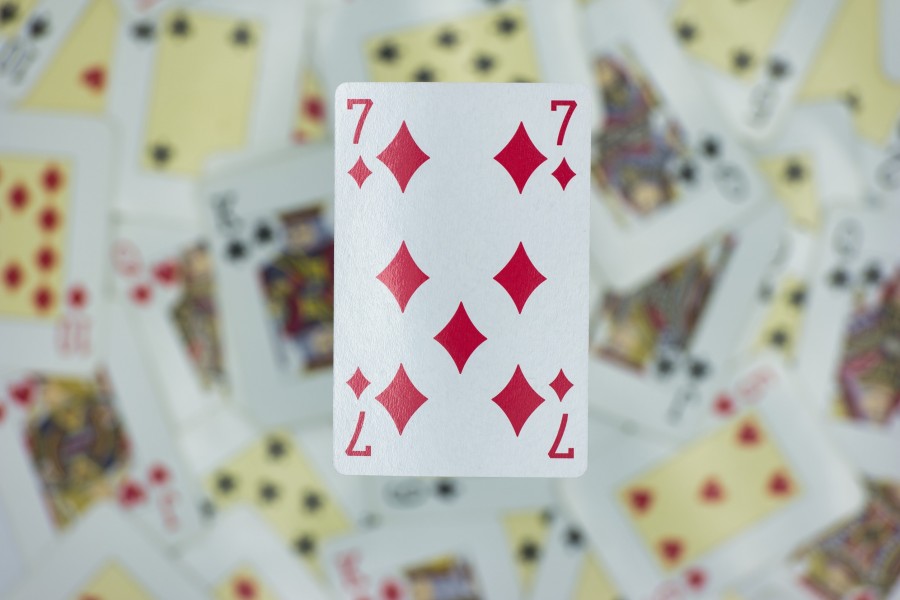 Quelle est la signification du roi de cœur dans une association de cartes de 32 ?